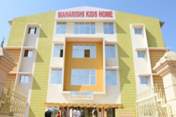 Maharishi Kids Home Building